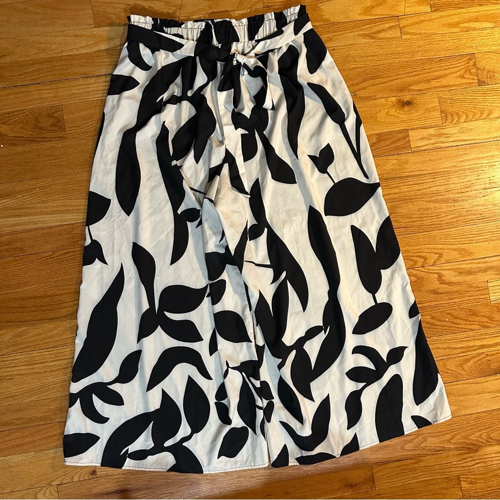 bold pattern flowy pants